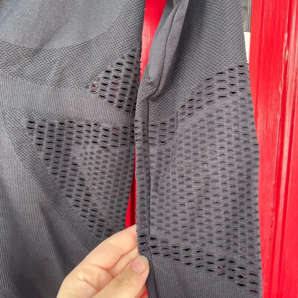 Fabletics Women's Jacket Medium Black Breathable Running Workout Long Sleeve - Picture 4 of 6